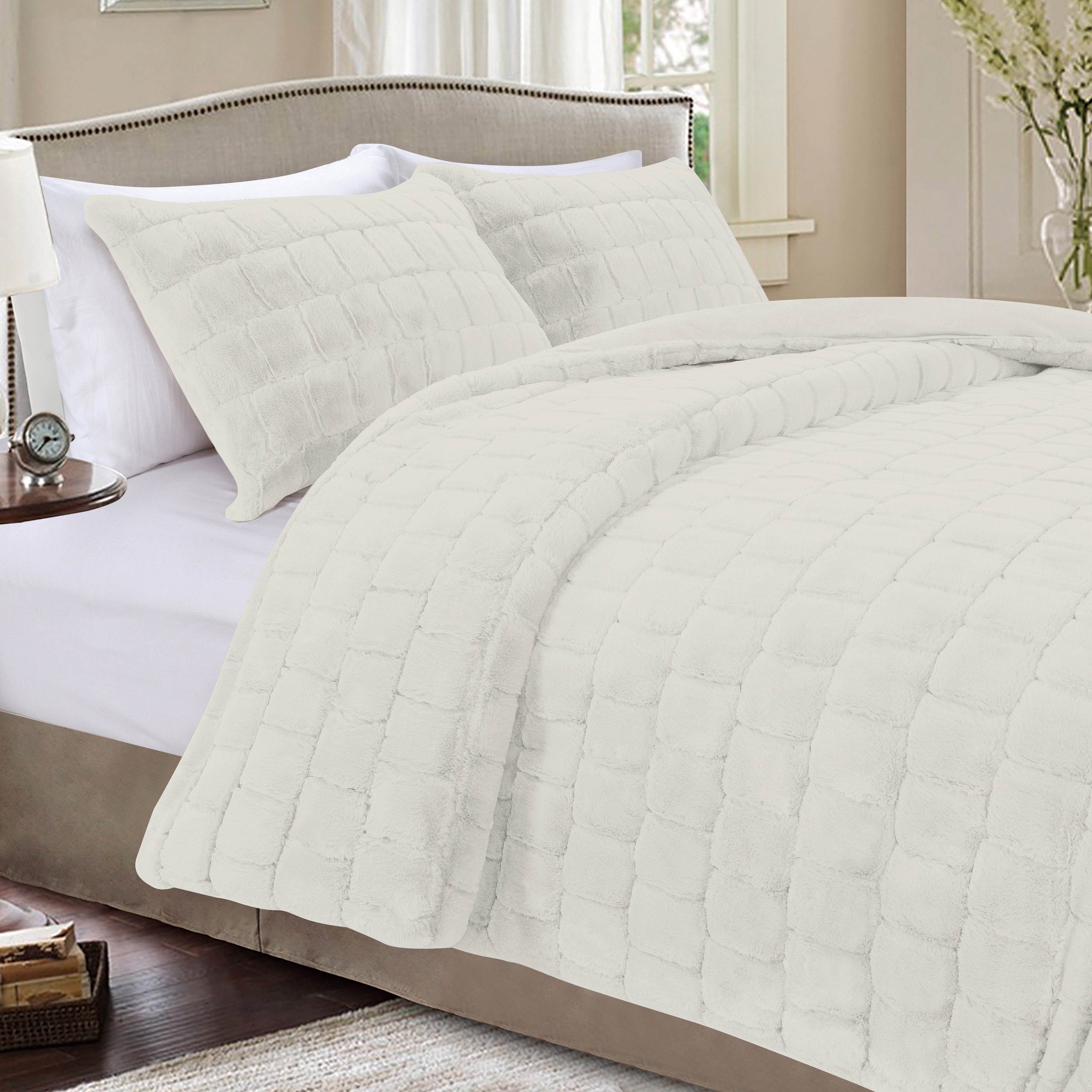 Everlaneas Fluffy 3-Piece Faux Rabbit Fur Comforter Set