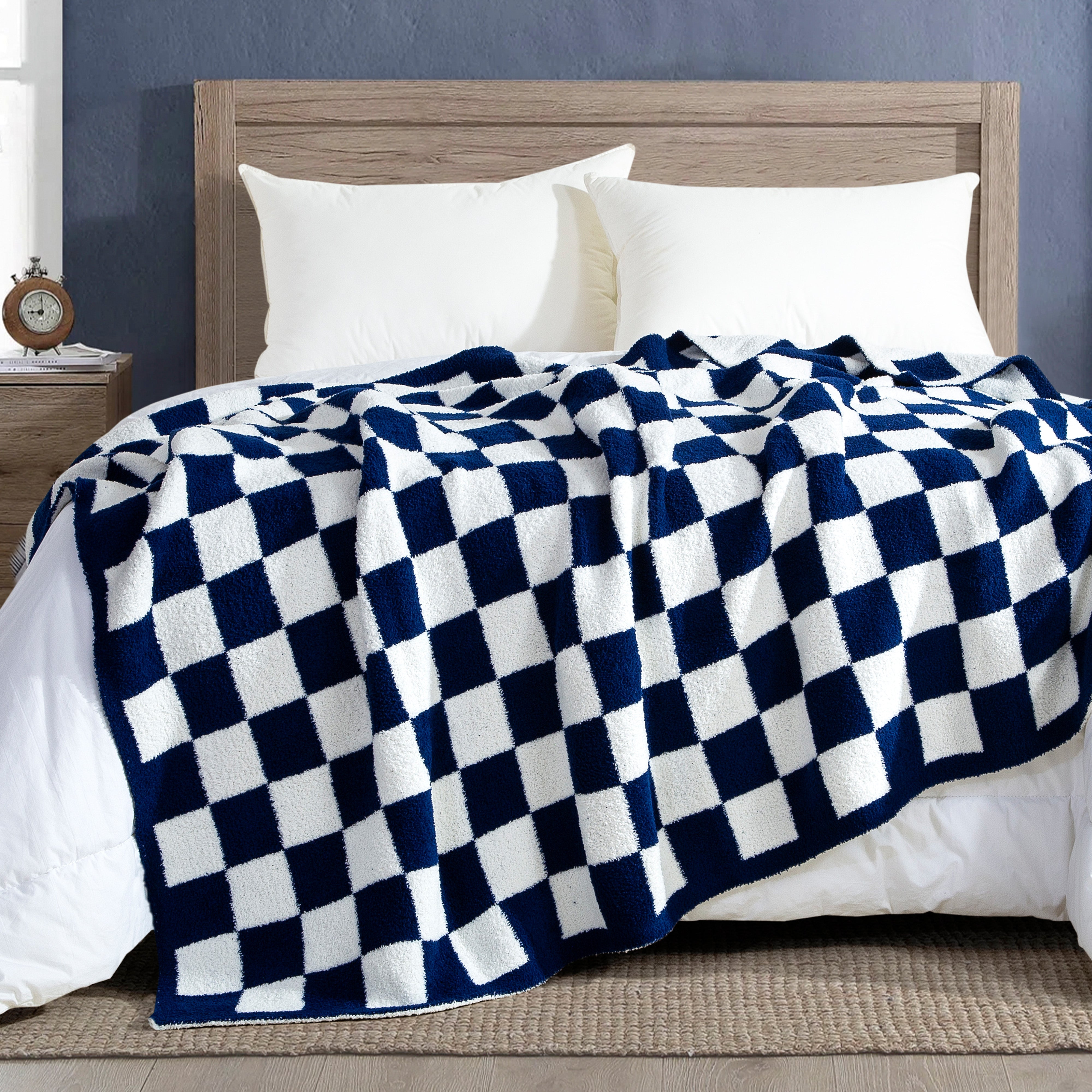 Everlaneas 50" x 70"  Ultra Soft Checkered Knitted Throw Blanket