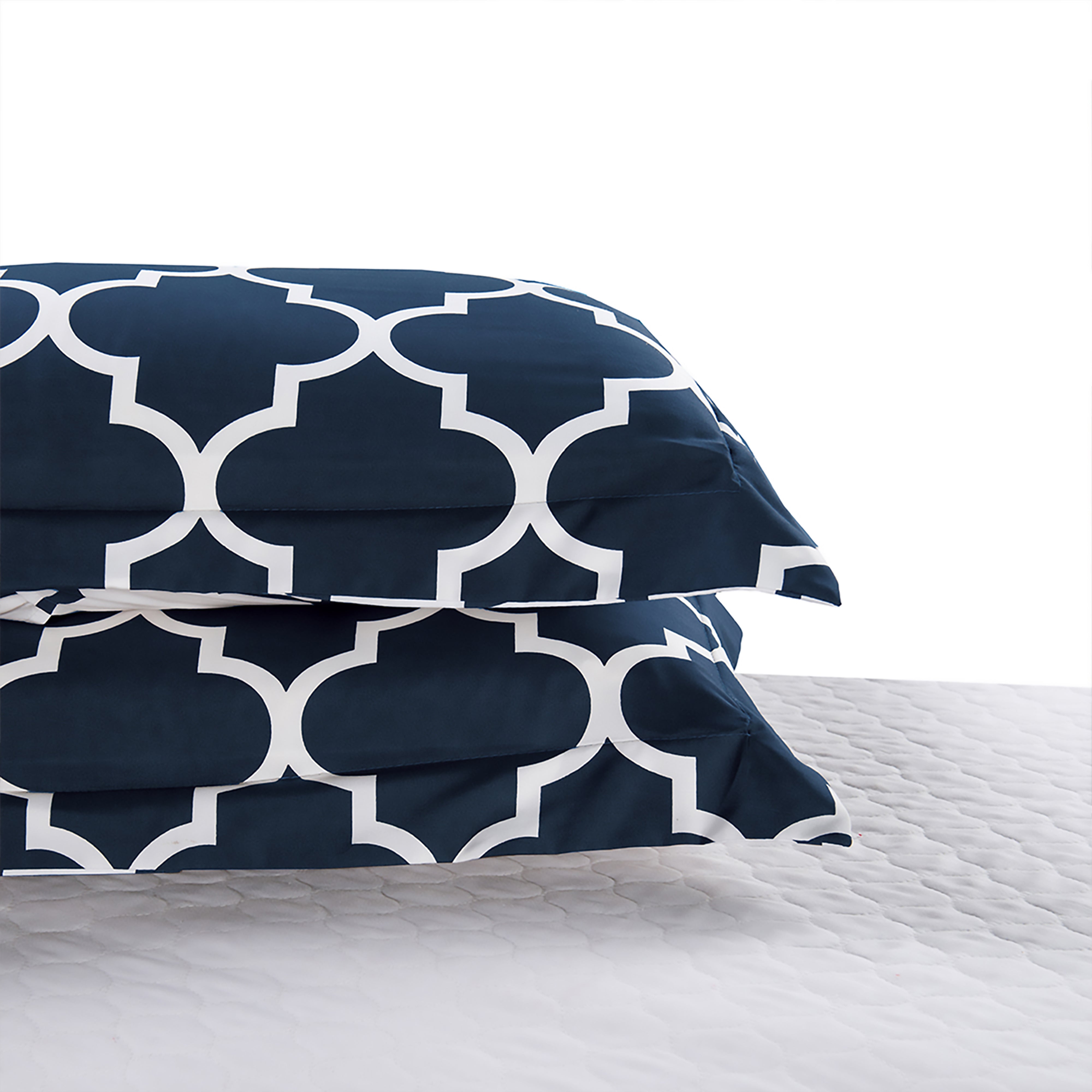 Everlaneas 3-Piece Moroccan Trellis Reversible Comforter Set