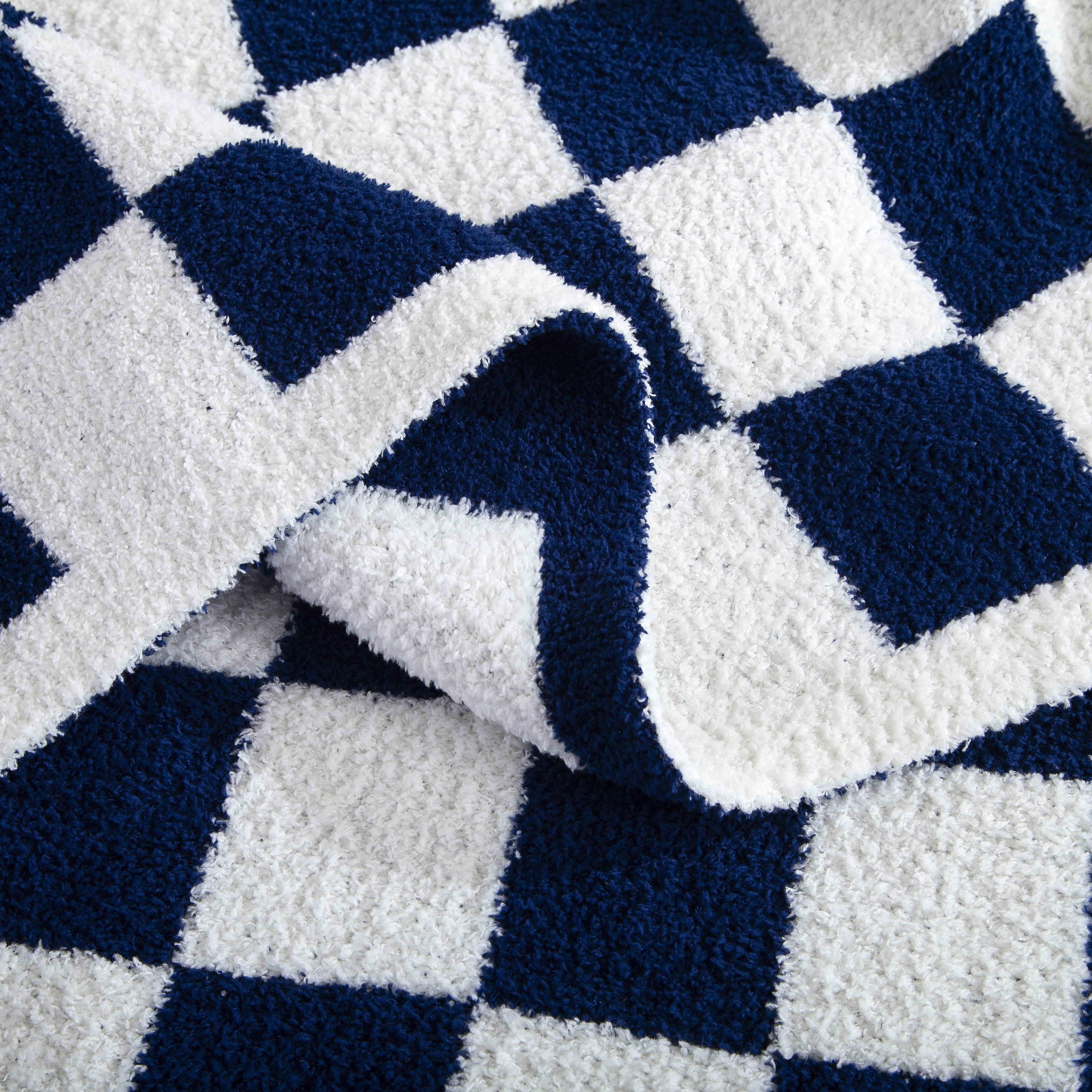 Everlaneas 50" x 70"  Ultra Soft Checkered Knitted Throw Blanket