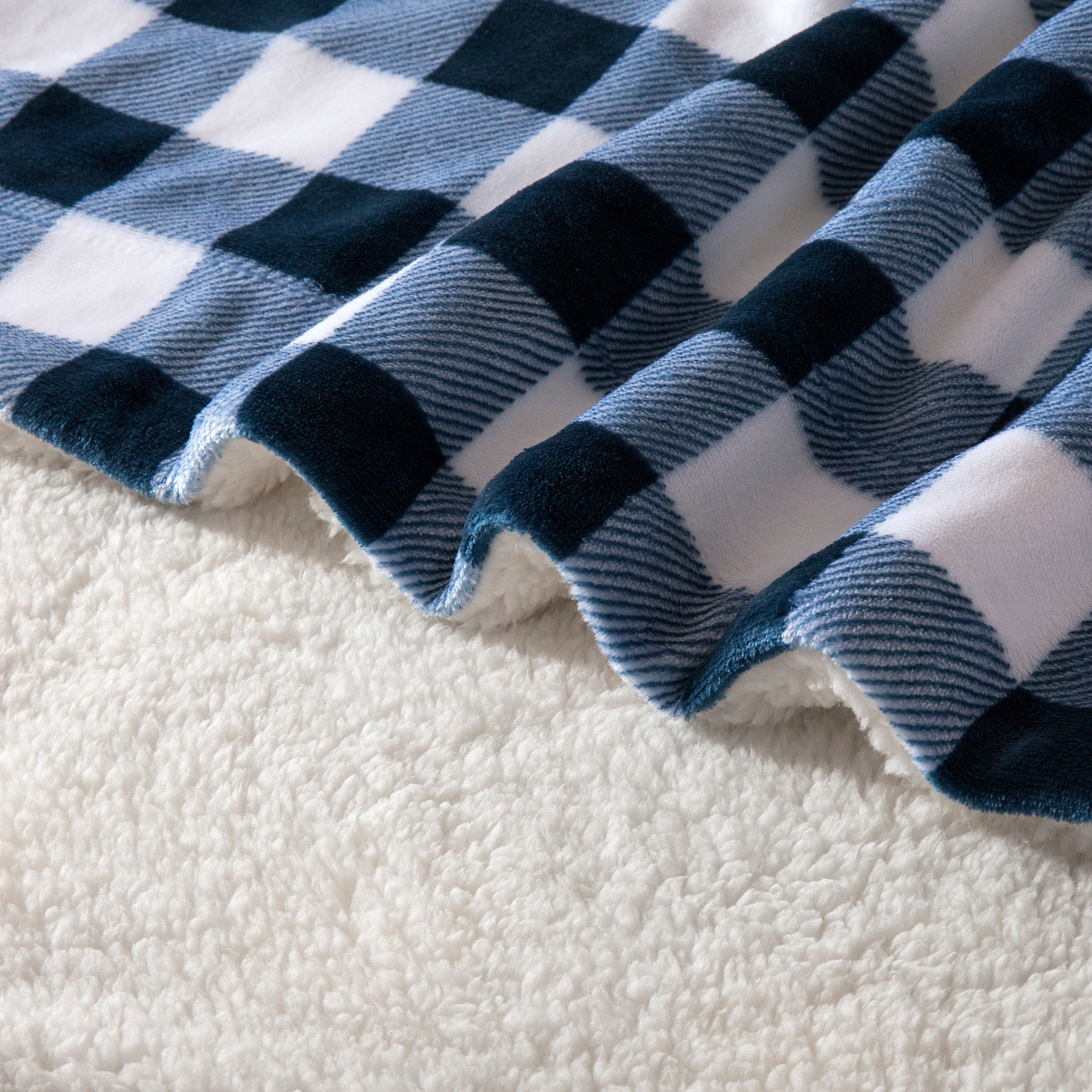 Everlaneas Buffalo Plaid Flannel Fleece Sherpa Throw Blanket