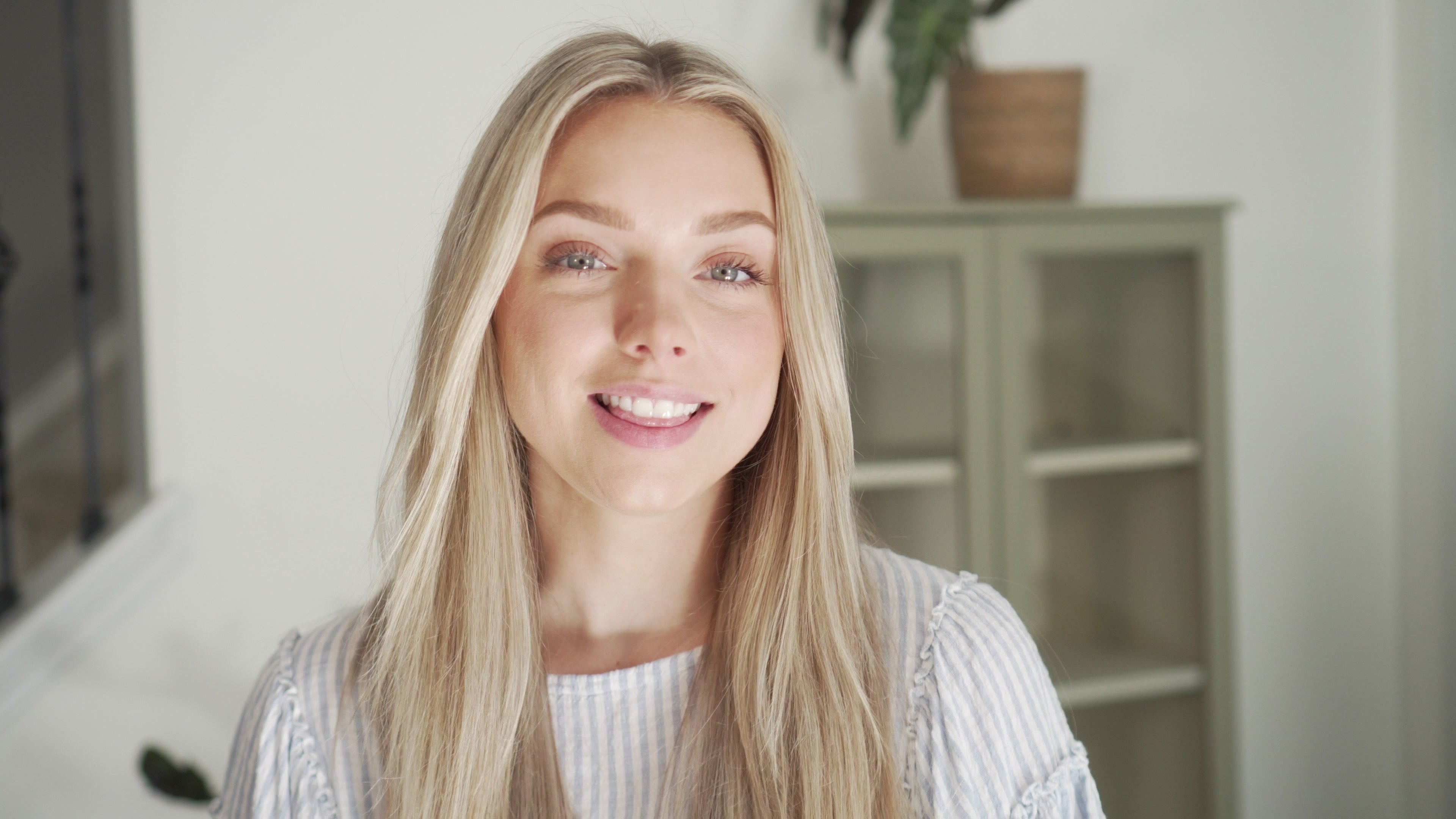 Everlaneas 6-Piece Floral and Stripe Pattern Sheet Set - Soft as a Hotel Premium Quality Bedding