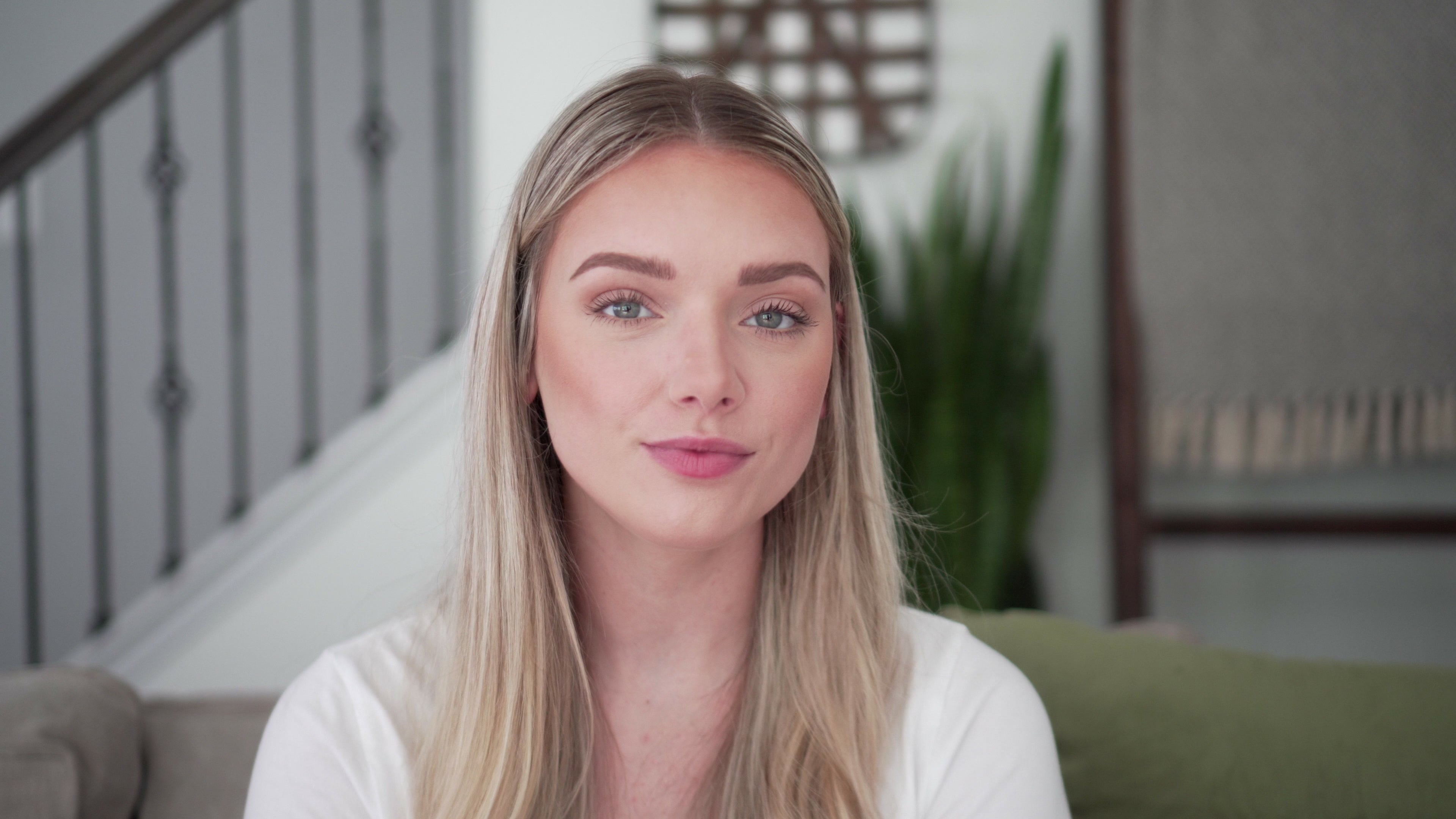 Everlaneas 8-Piece Pintuck Pinch Pleated Comforter Set - Includes 4-Piece Sheet Set with Double Sided Storage Pockets