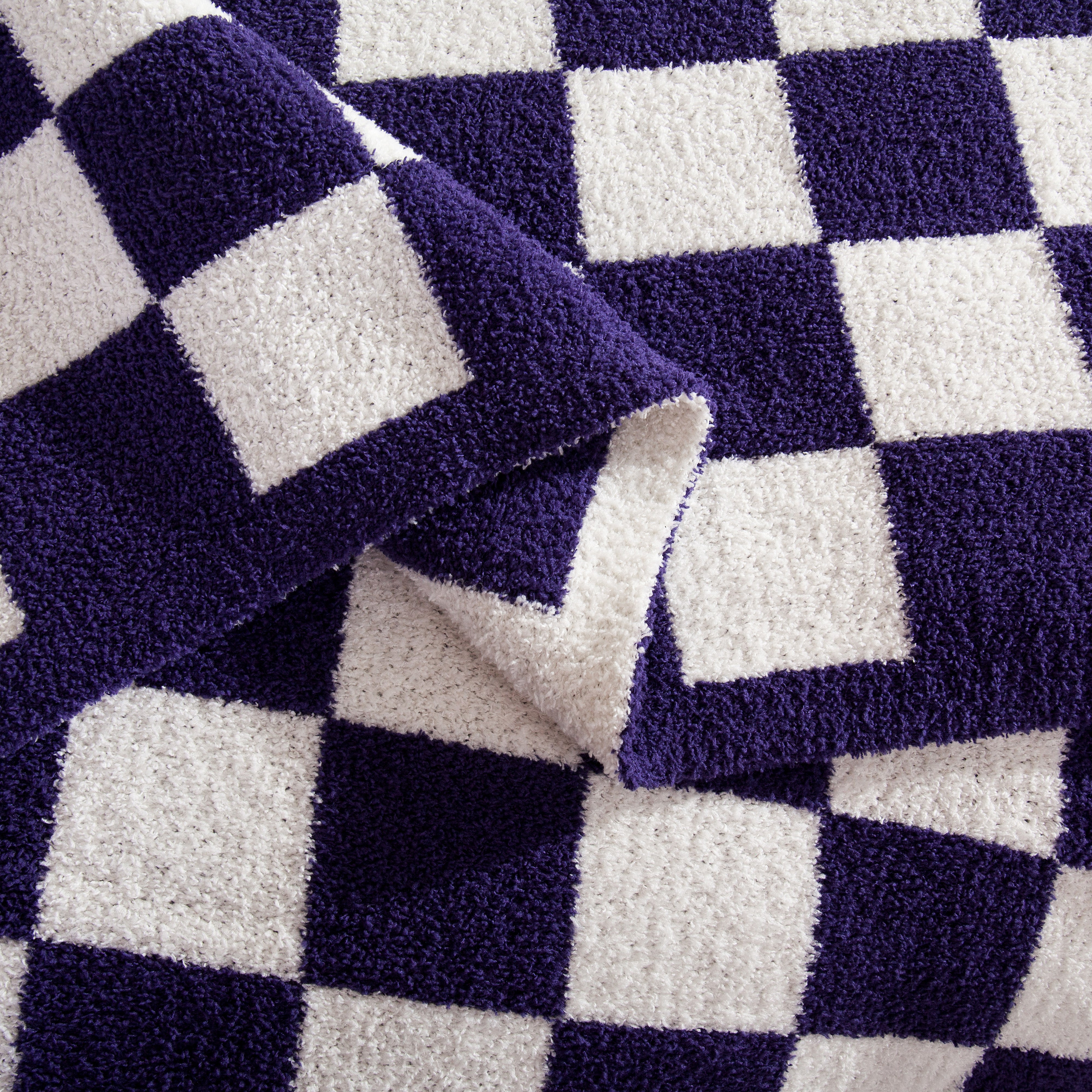 Everlaneas 50" x 70"  Ultra Soft Checkered Knitted Throw Blanket