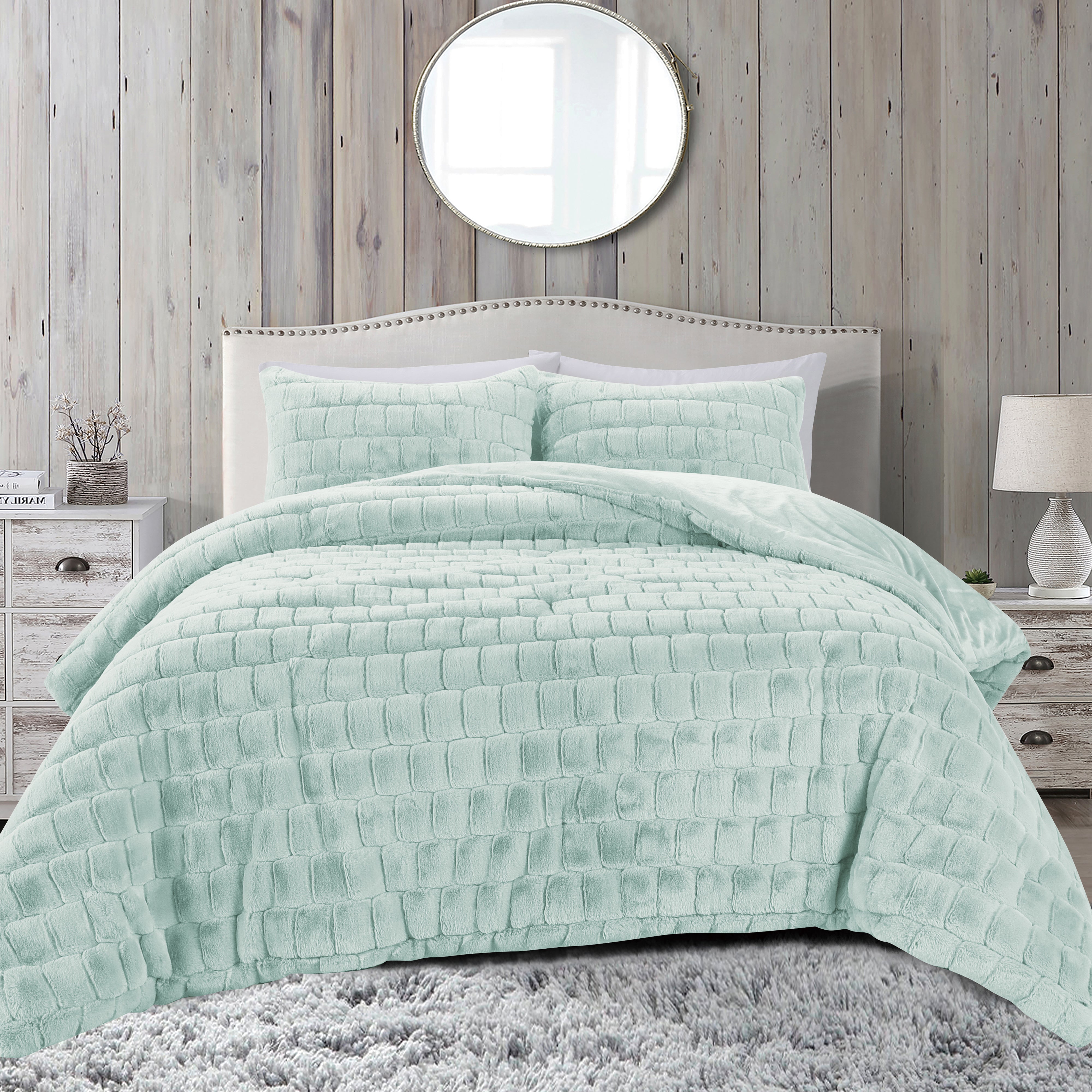 Everlaneas Fluffy 3-Piece Faux Rabbit Fur Comforter Set