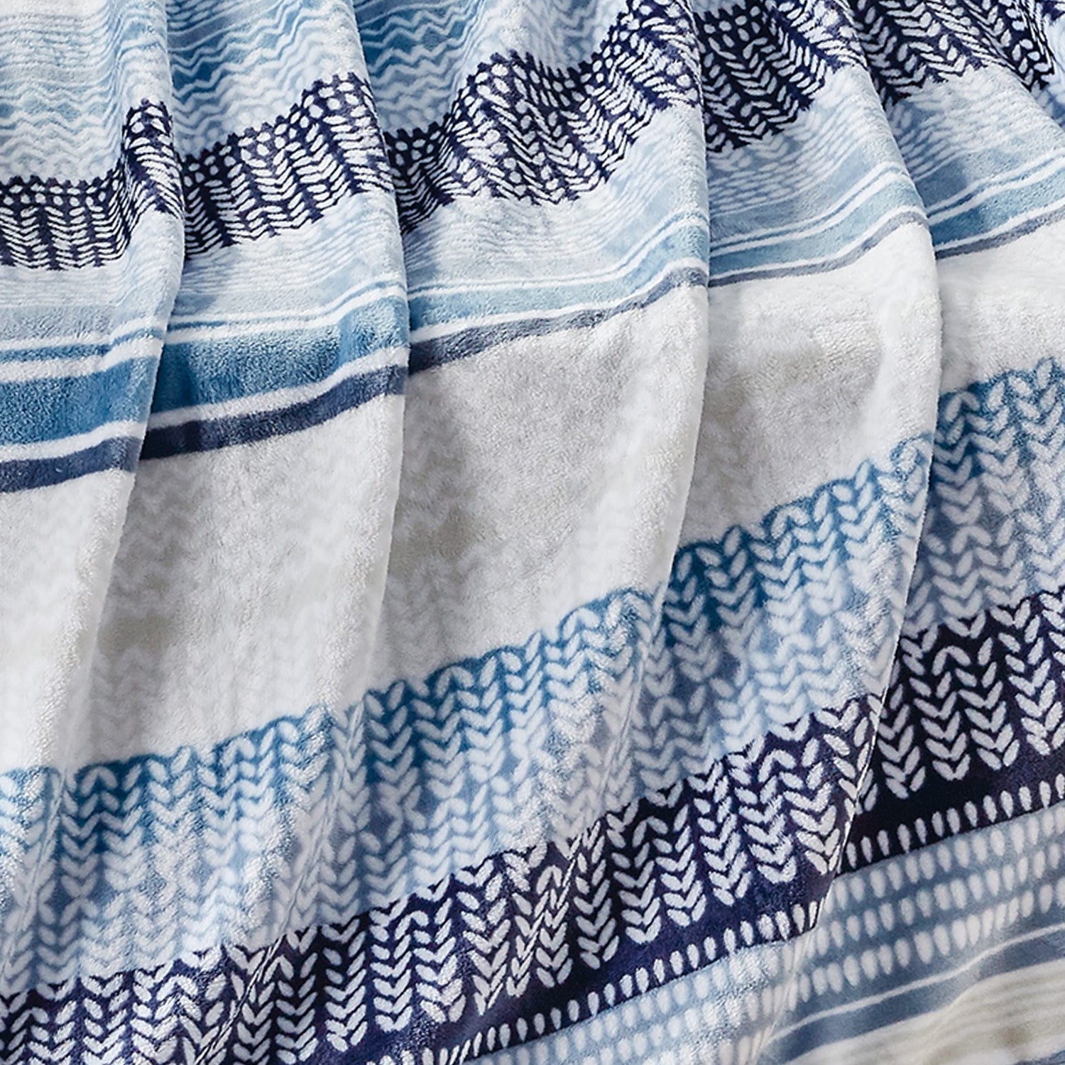 Everlaneas 50" x 70" Decorative Flannel Fleece Throw Blanket