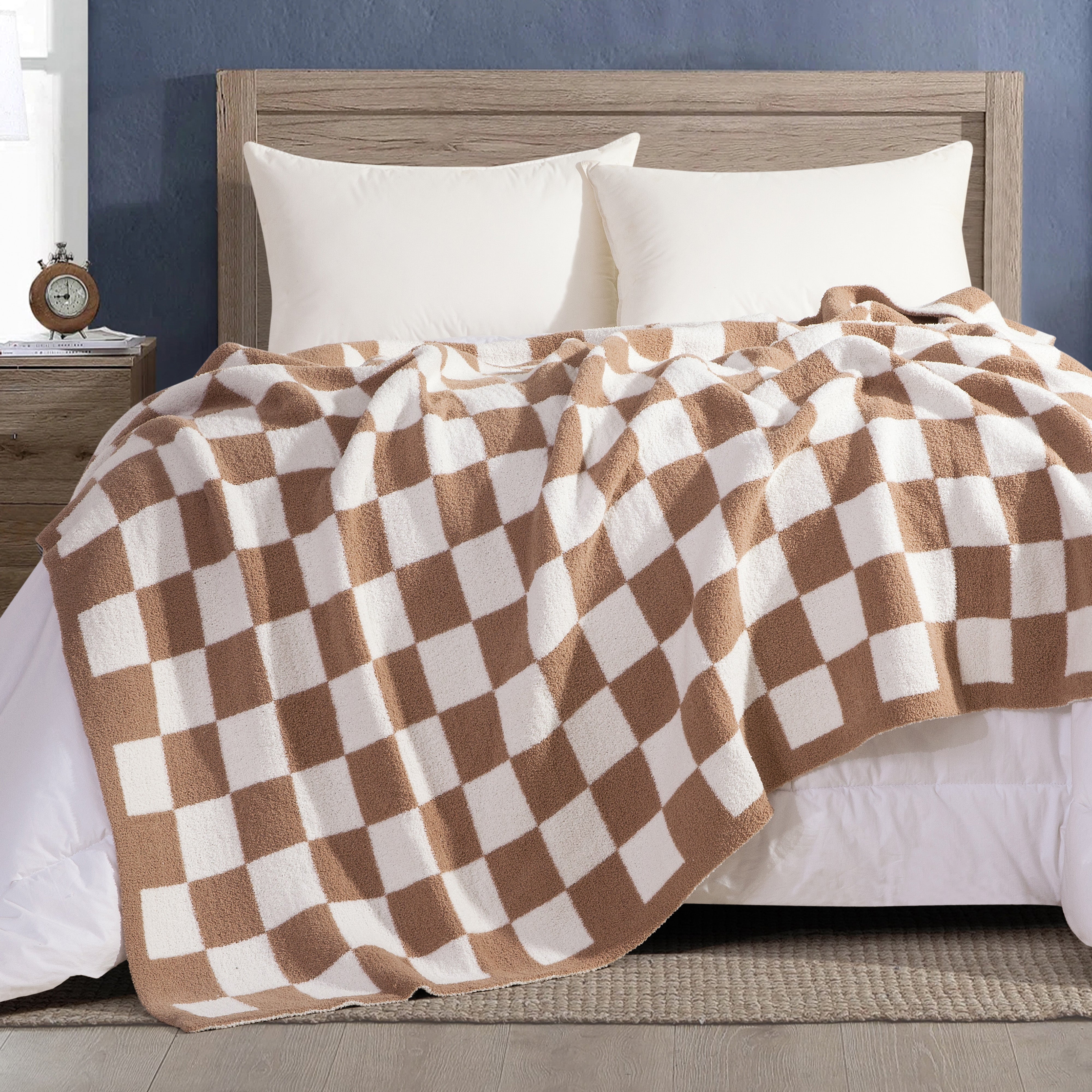 Everlaneas 50" x 70"  Ultra Soft Checkered Knitted Throw Blanket