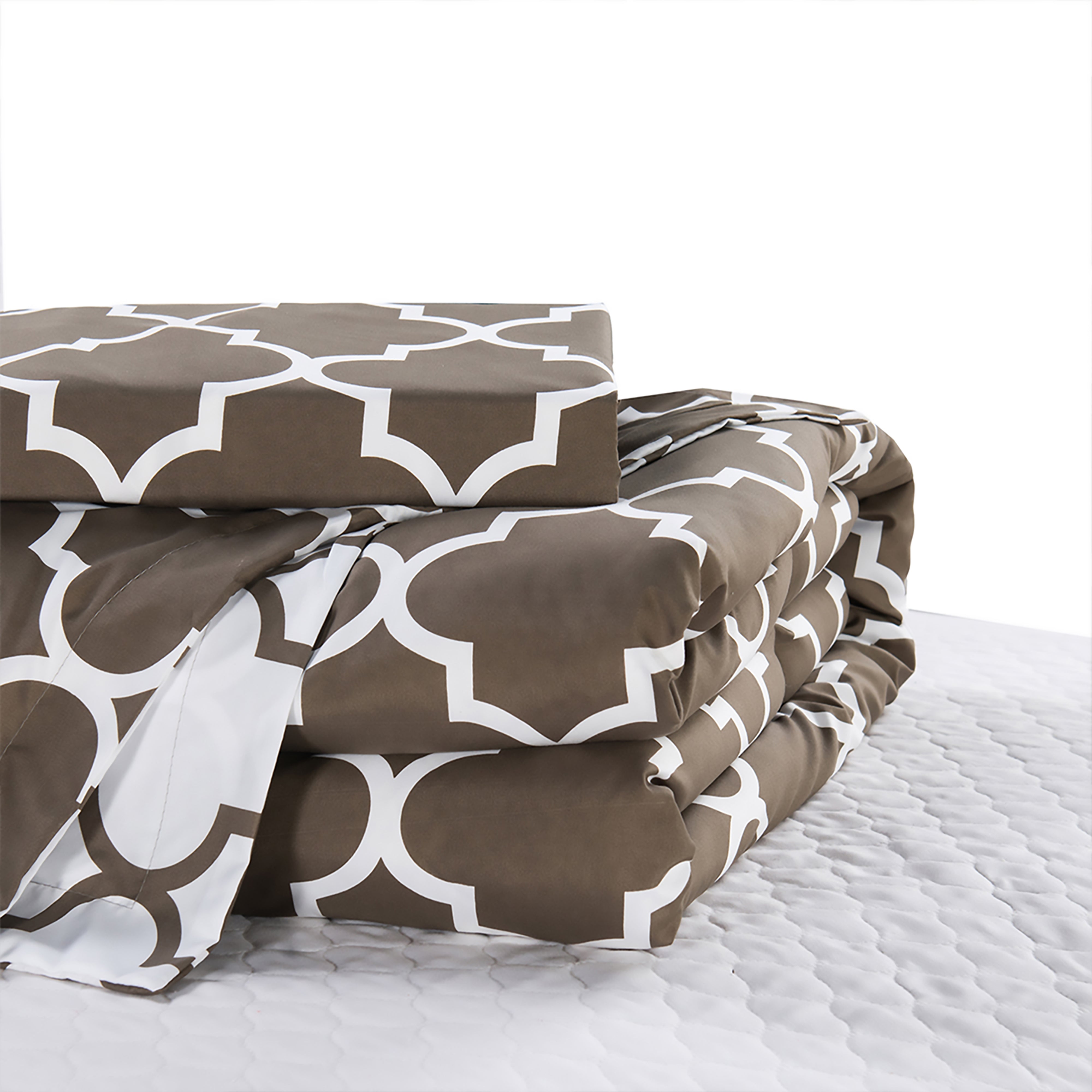 Everlaneas 3-Piece Moroccan Trellis Reversible Comforter Set