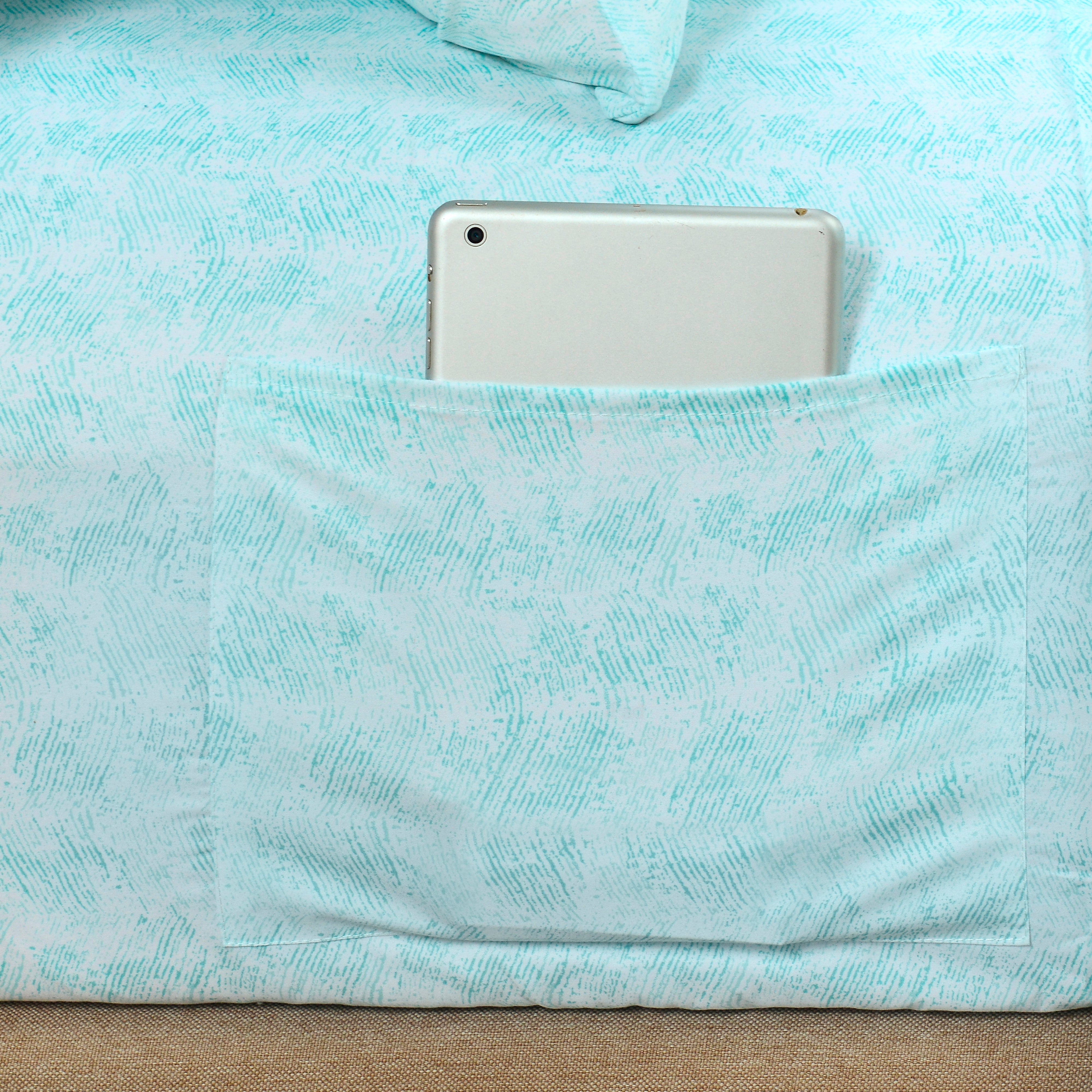 Everlaneas 6-Piece Floral and Stripe Pattern Sheet Set - Soft as a Hotel Premium Quality Bedding