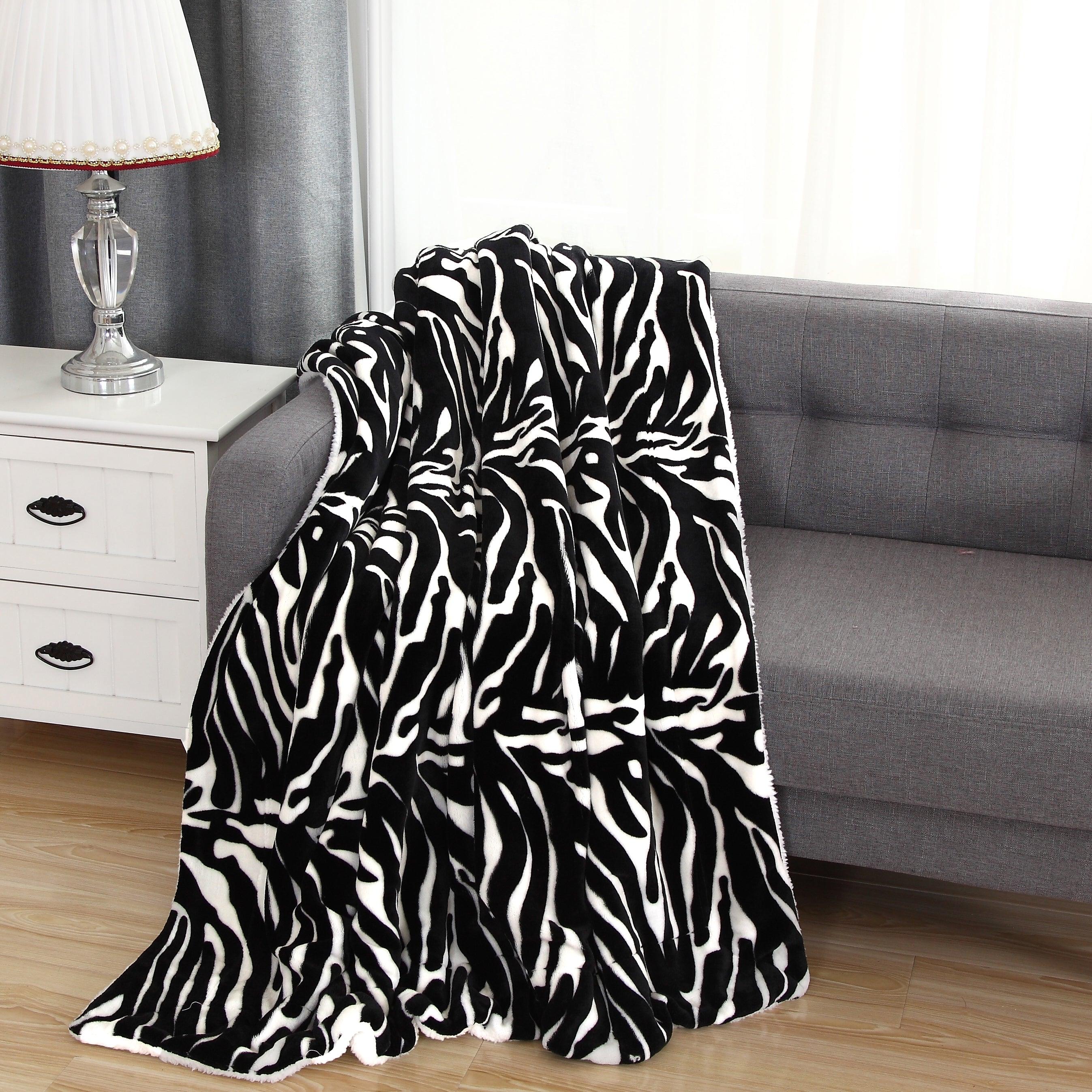 Everlaneas Velvet Plush Sherpa Throw 50" x 60" Velvet Feel - Sherpa Back Throw Blanket
