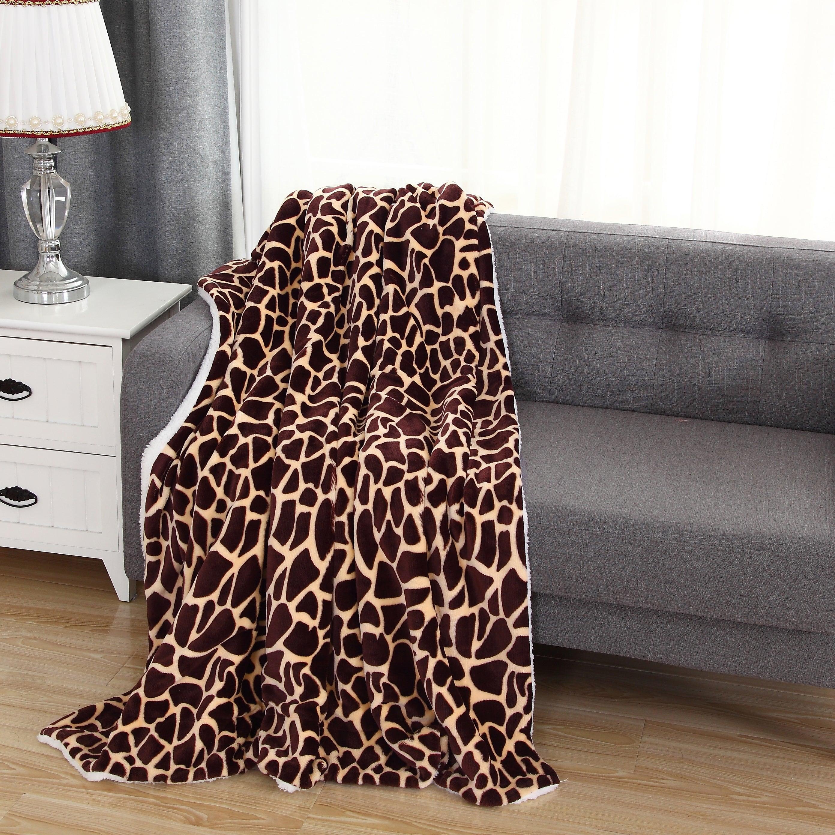 Everlaneas Velvet Plush Sherpa Throw 50" x 60" Velvet Feel - Sherpa Back Throw Blanket